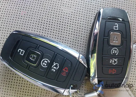 2019 Lincoln Nautilus Reserve z USA, uszkodzony, nr VIN 2LMPJ8LP1KBL51391